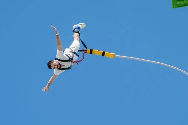 Factors Influencing Bungee Jumping in Dubai
