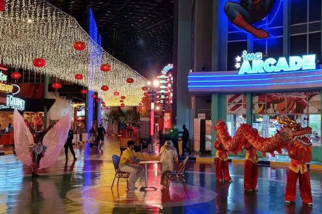 IMG Boulevard – Dining, Shopping, And Entertainment