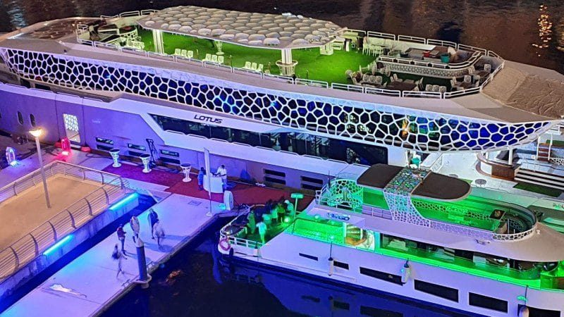 megayacht